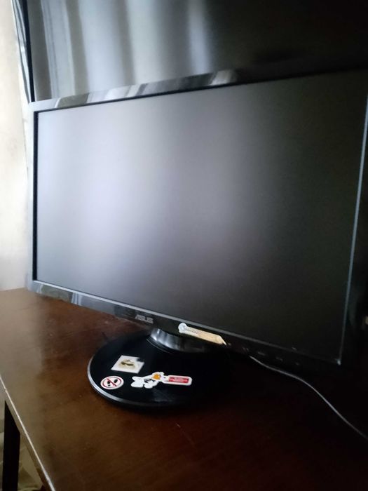 Продам монитор asus 24 б у .
