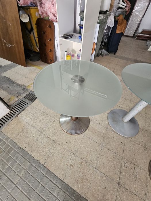 3 Mesa de vidro temperado