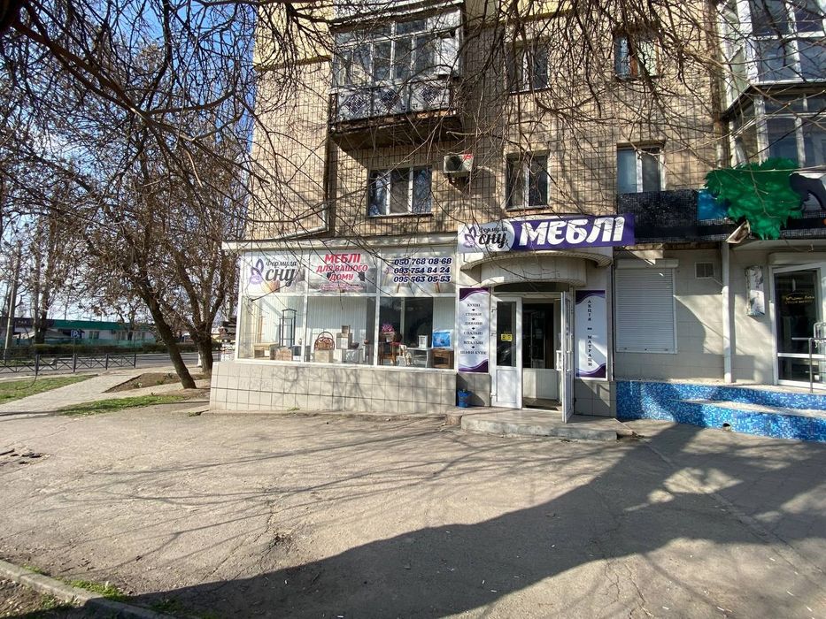 Пр.Центральный/Бузника фасадное помещение 90м 25000грн