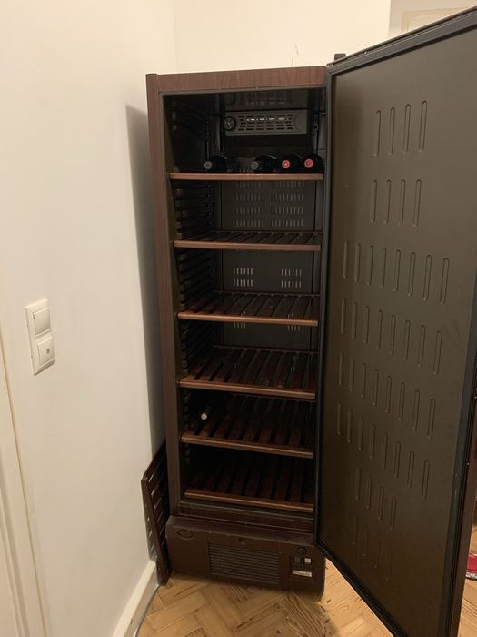 Refrigerador de Vinhos