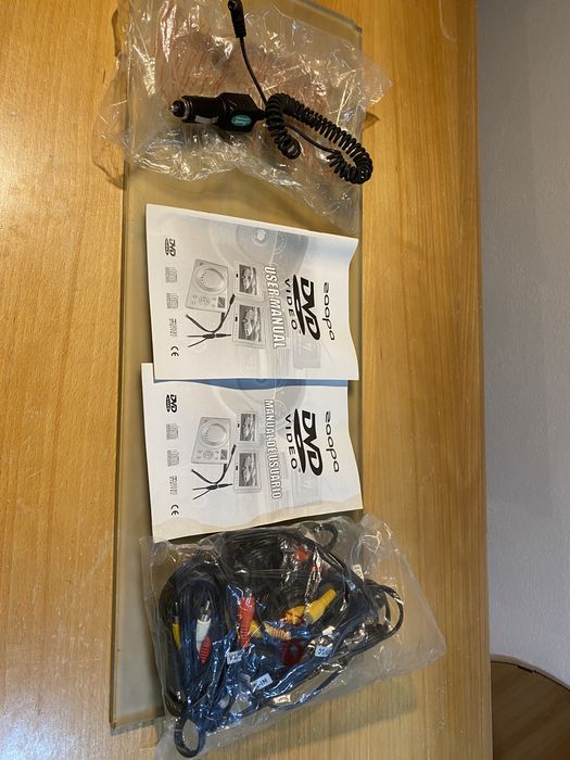 TV box + 2 ecrãs para carro