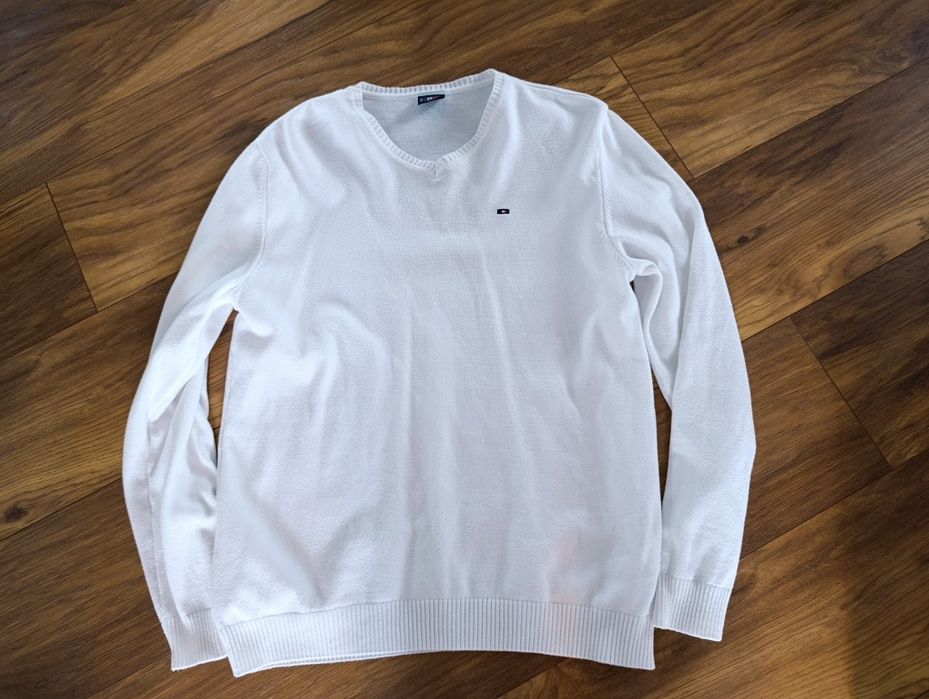 Biały sweterek męski widoczny na zdjęciu XL