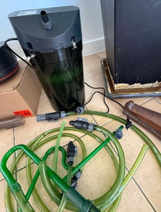 NOVO PREÇO - 400€ - Equipamento para dois aquários e muitos produtos extra