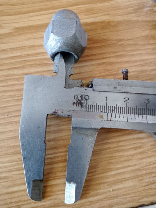 Гайка колісна на 21