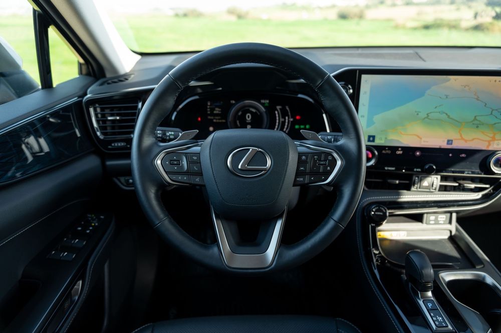 Lexus NX 450h+