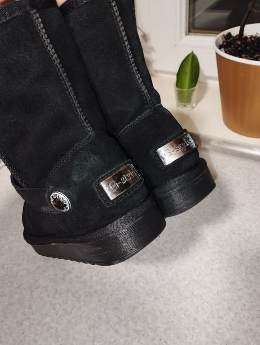 Жіночі теплі уггі