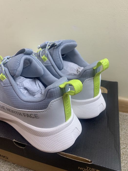 Buty the north face
