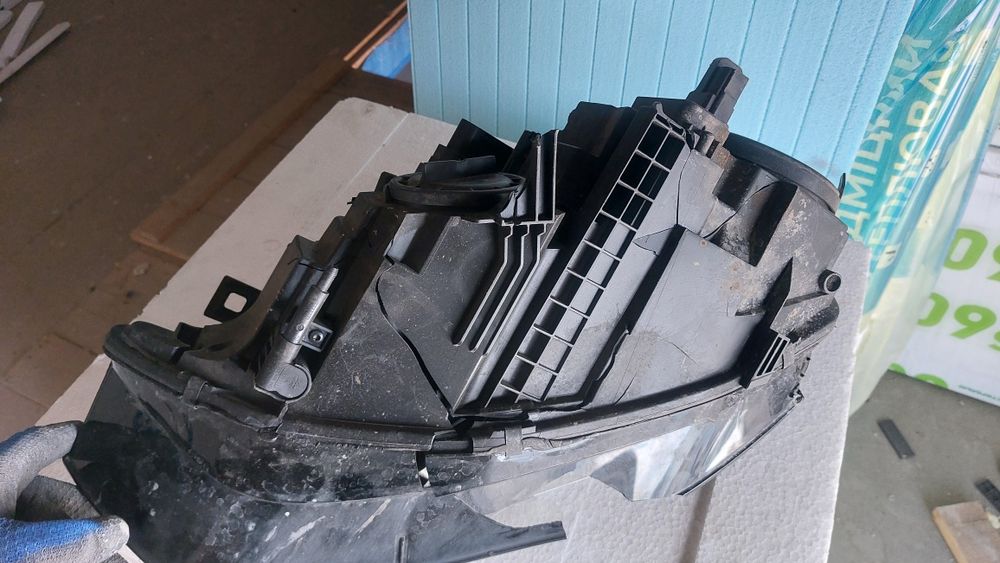 Фара Audi A4B8 2013