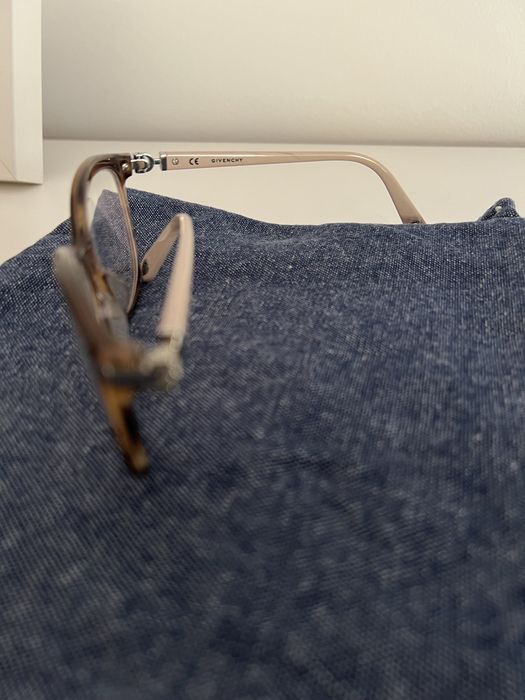 Óculos padrao tartaruga Givenchy