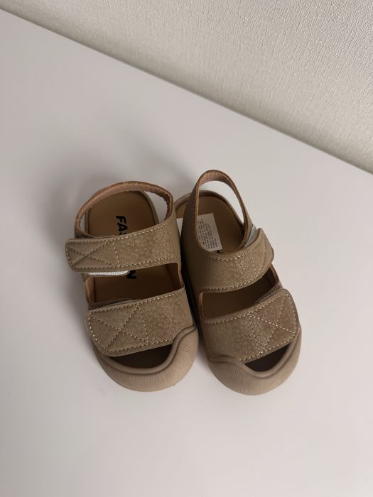 Дитячі босоніжки 22 р