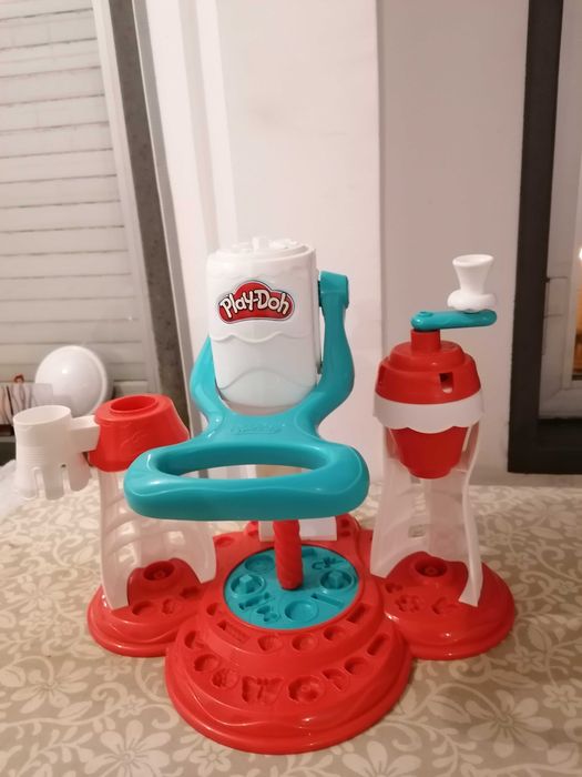 Vendo Máquina de gelados de brincar muito bonita como nova