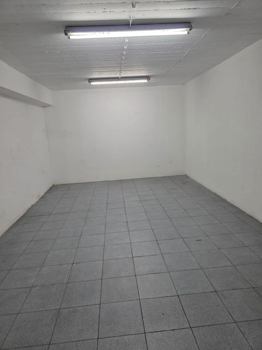 Aluga-se Garagem