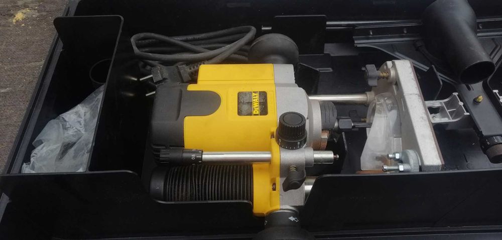 Tupia DeWalt DW621