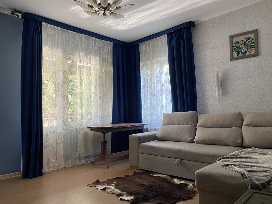 Частина будинку біля Дніпра, Оболонь