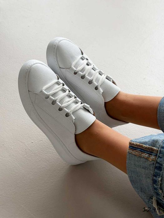 Білі жіночі кеди шкіряні (36-40) взуття жіноче на весну, легкі