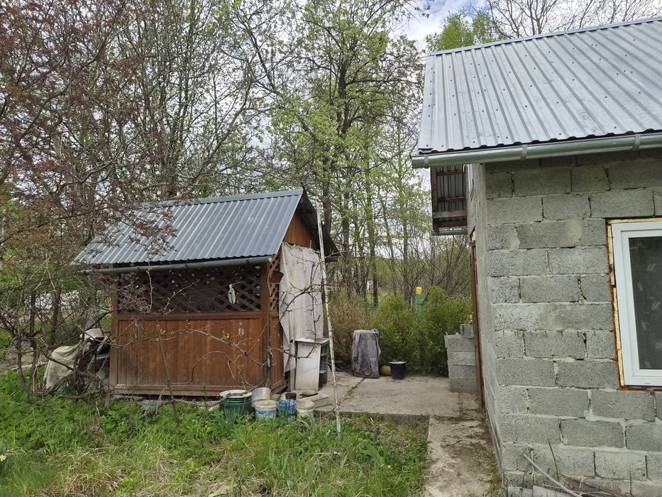 Продається дачний будинок