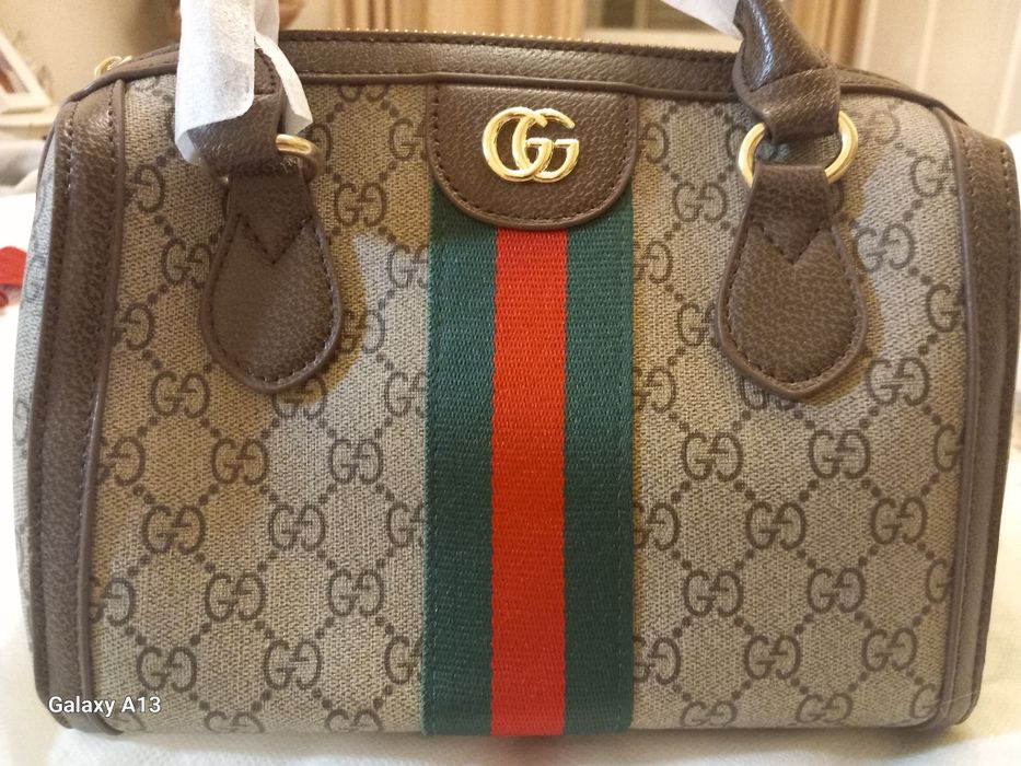 Mala GUCCI  nunca usada tamanho pequeno