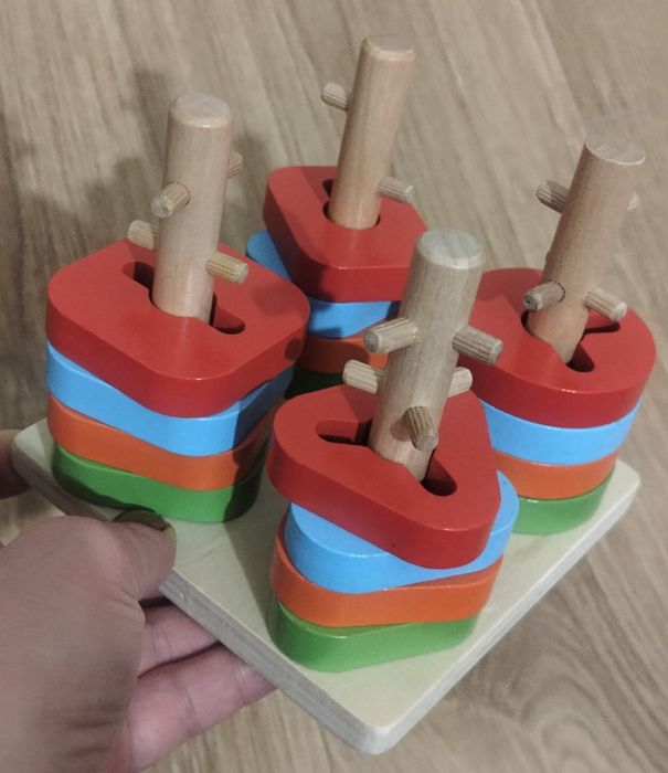 Игрушка-сортер FUN LOGICS,деревяные фигурки, настольная игра "ЛОГИКА"