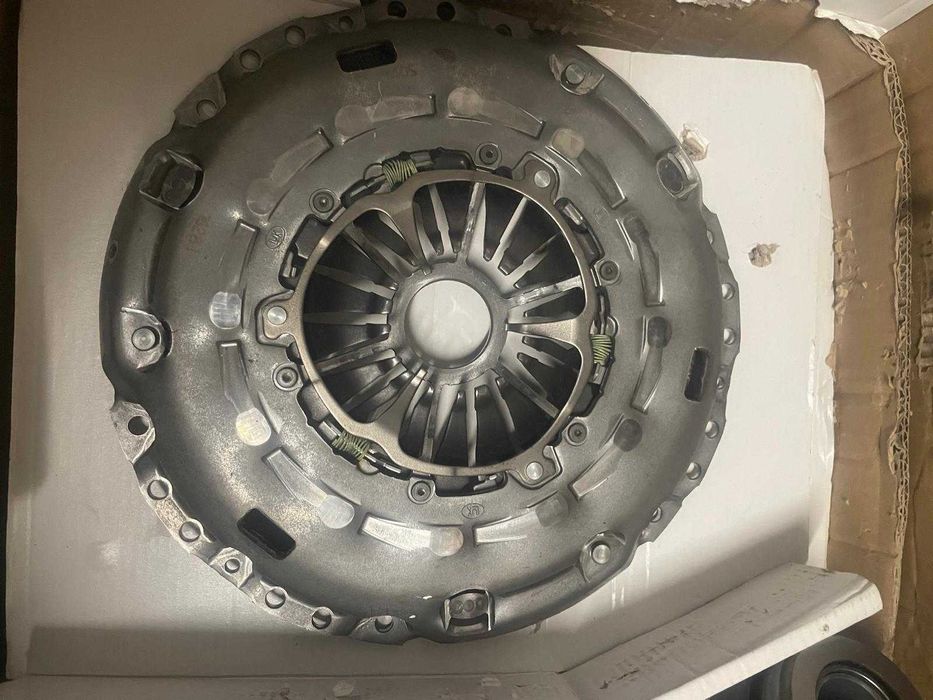 Embraiagem LuK Kit de embreagem Dmf Repset (Audi/ VW/ Seat/ Skoda