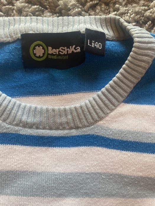 Sweter męski w paski Bershka