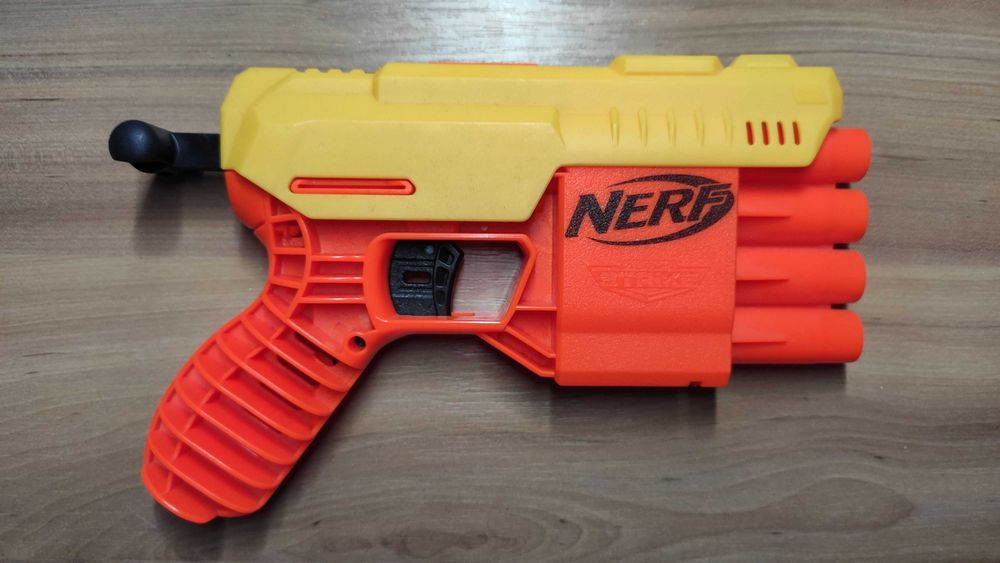 Бластер Nerf Alpha Strike Fang QS-4 (E6973) | Нерф Фанг (оригінал)