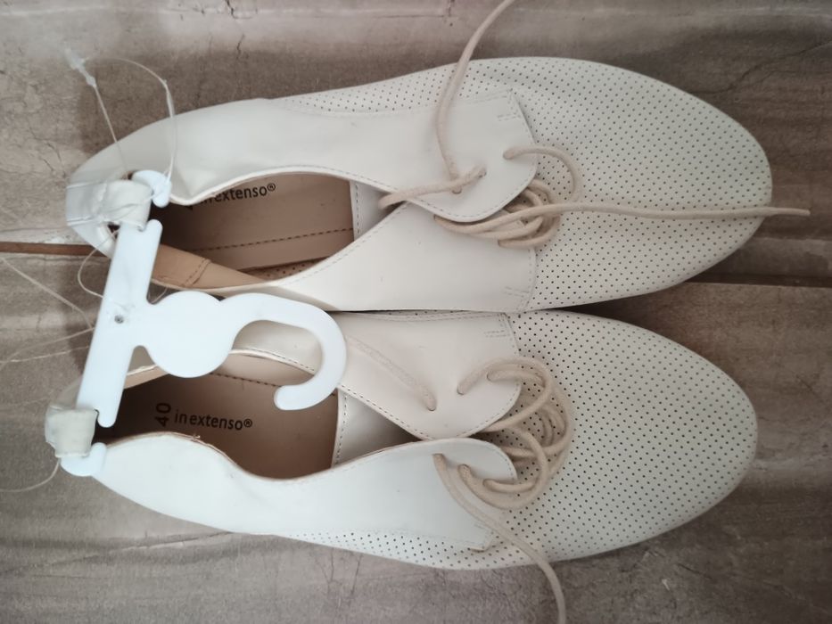 Buty białe rozmiar 40,