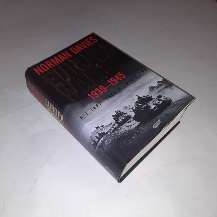 Książka Europa Walczy Norman Davies