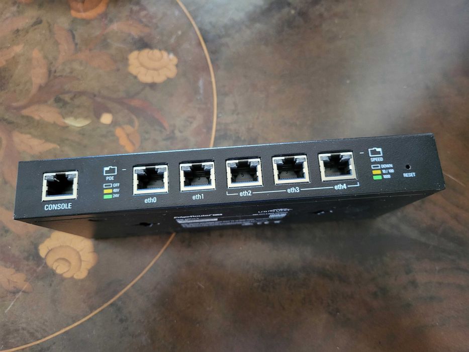 Edge router POE 5 Ubiquiti stan bardzo dobry, oryginalny zasilacz