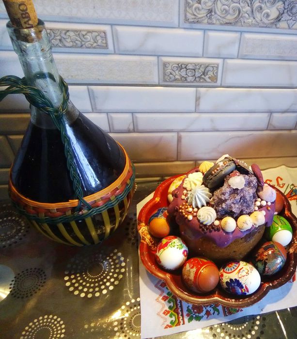 Бутыль в оплетке. Бутыль для вина. Сулия. Бутылка для вина.