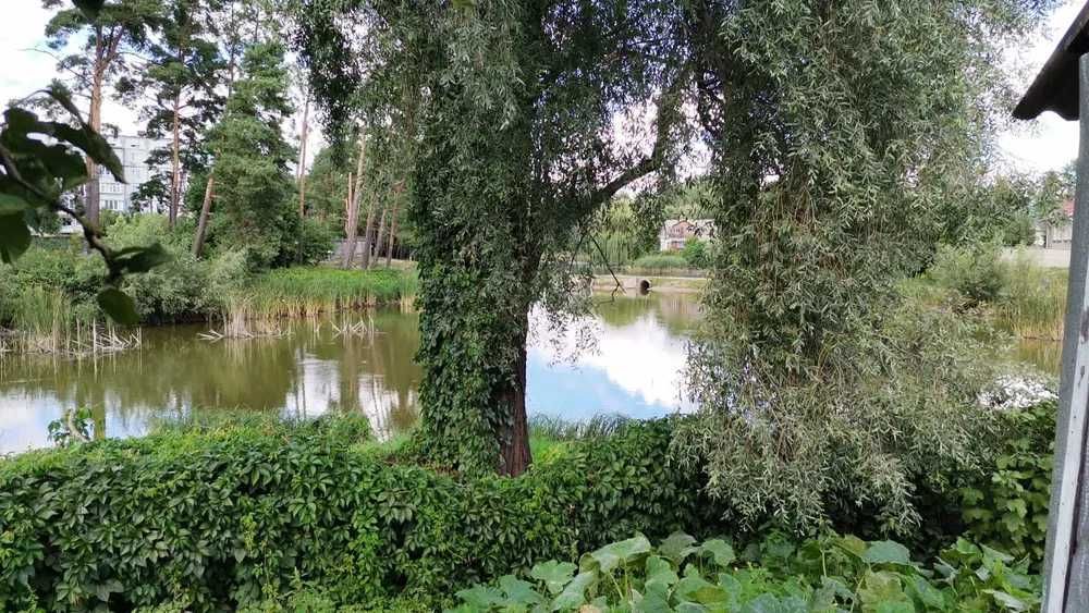 Продам будинок на березі озера в с.Калинівка. Газ,бойлер,сад