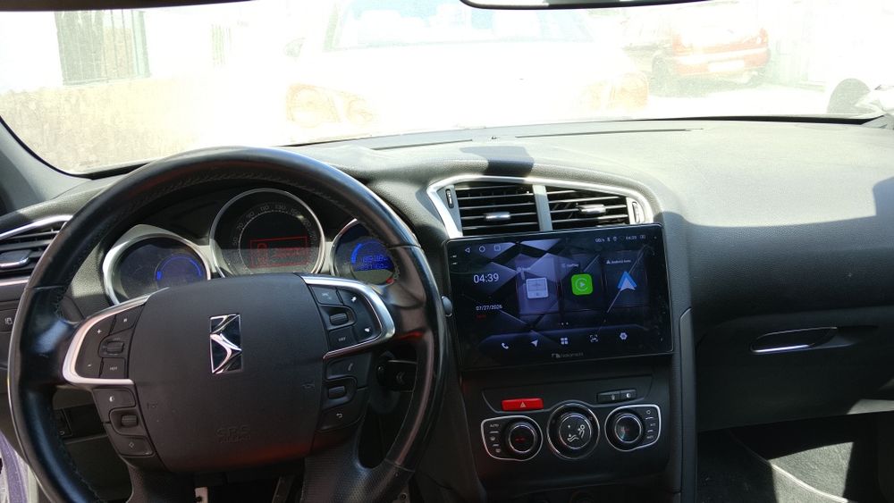 Carro usado à venda