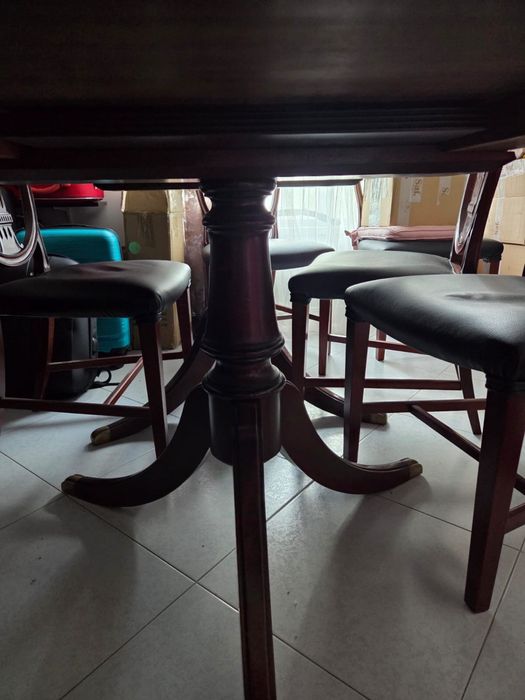 Mesa extensivel Mogno 180-220cm + 8 cadeiras