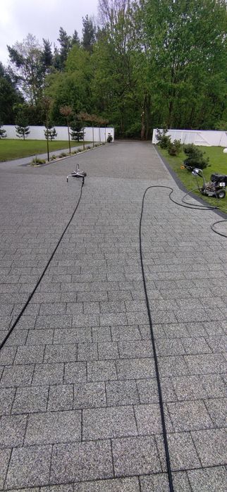 Mycie czyszczenie kostki brukowej elewacji ogrodzeń