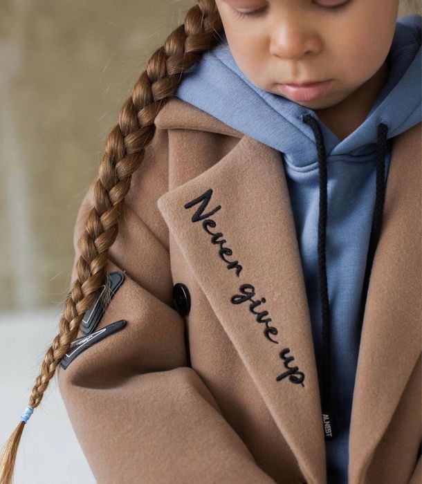 Шерстяное тёплое пальто на девочку