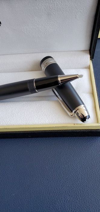 Caneta MontBlanc nova