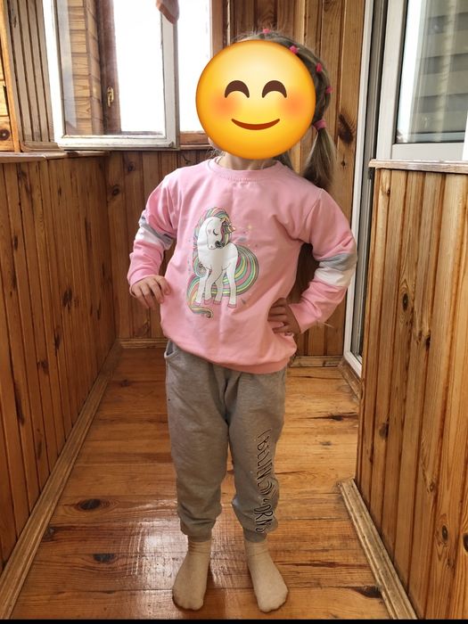 Костюм на дівчинку 104-116 см