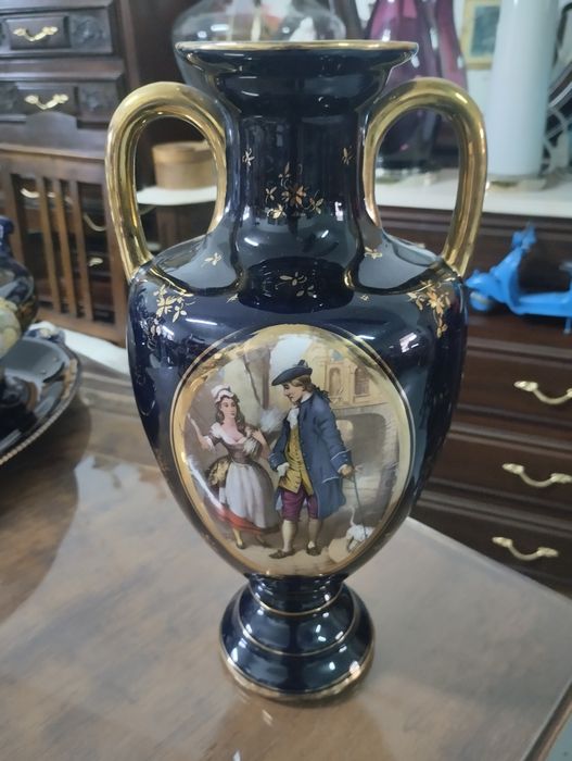 Peça decorativa em porcelana