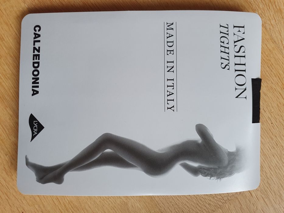 Rajstopy Calzedonia s/m czarne flokowane z napisem AMORE