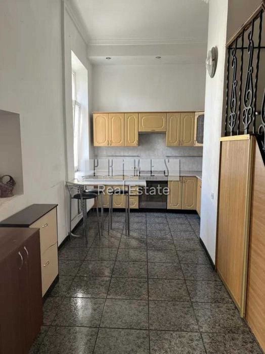 Продаж дворівневої квартири, в. Басейна 1/12, Площа Українських Героїв