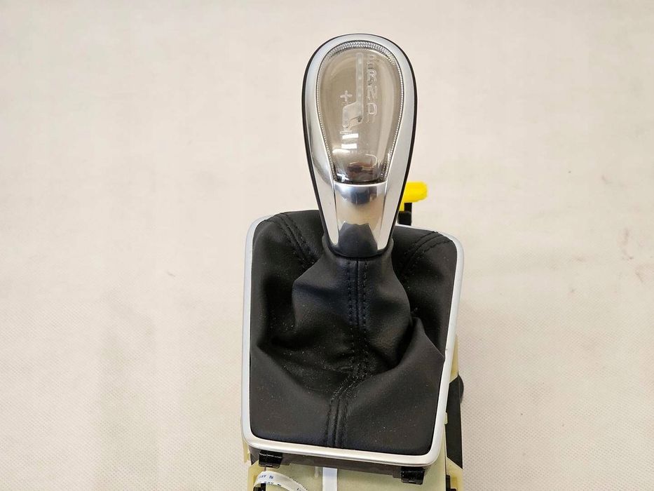 Lewarek gałka zmiany biegów volvo V40 V40 cross country 2012-2019…