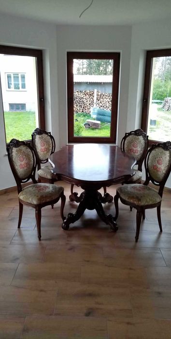 Stół i 4  krzesła