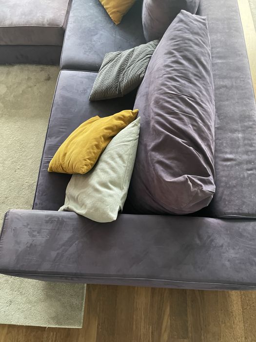 Sofá LasKasas 2 lugares com puff