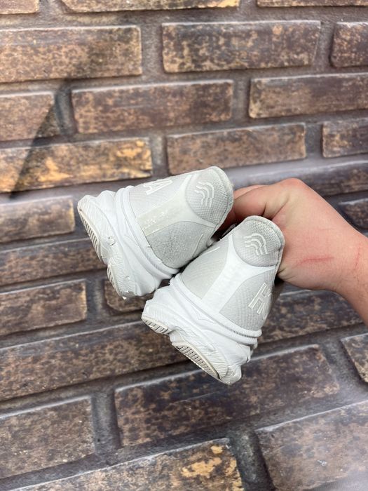 Кросівки Hoka Clifton 9 46.5 розмір оригінал