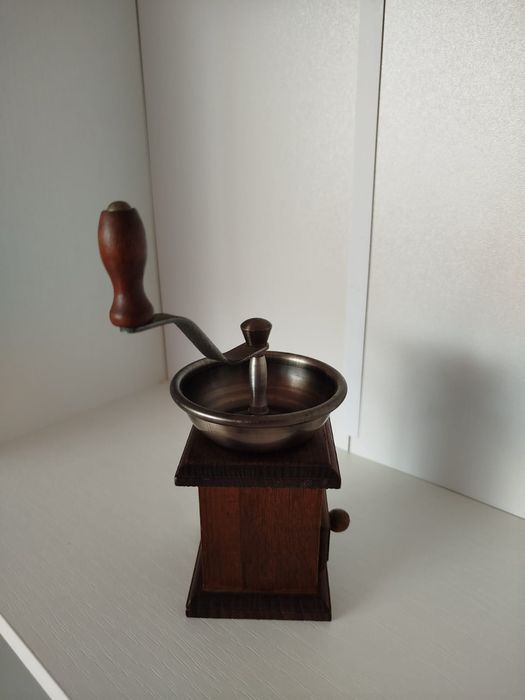 Кавомолка старовинна.