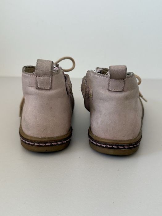 Emel trzewiki 22 pudrowy róż dziewczęce skóra naturalna wkładka 14 cm