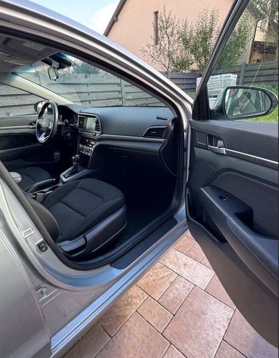 Автомобіль Hyundai Elantra 1.6 2019 рік