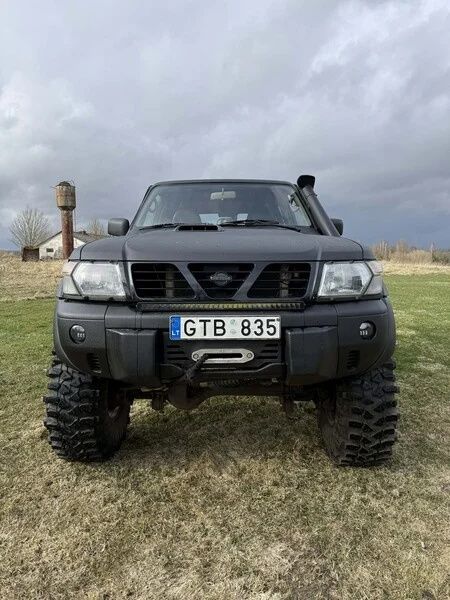 Nissan patrol 3,0 дизель 2002
