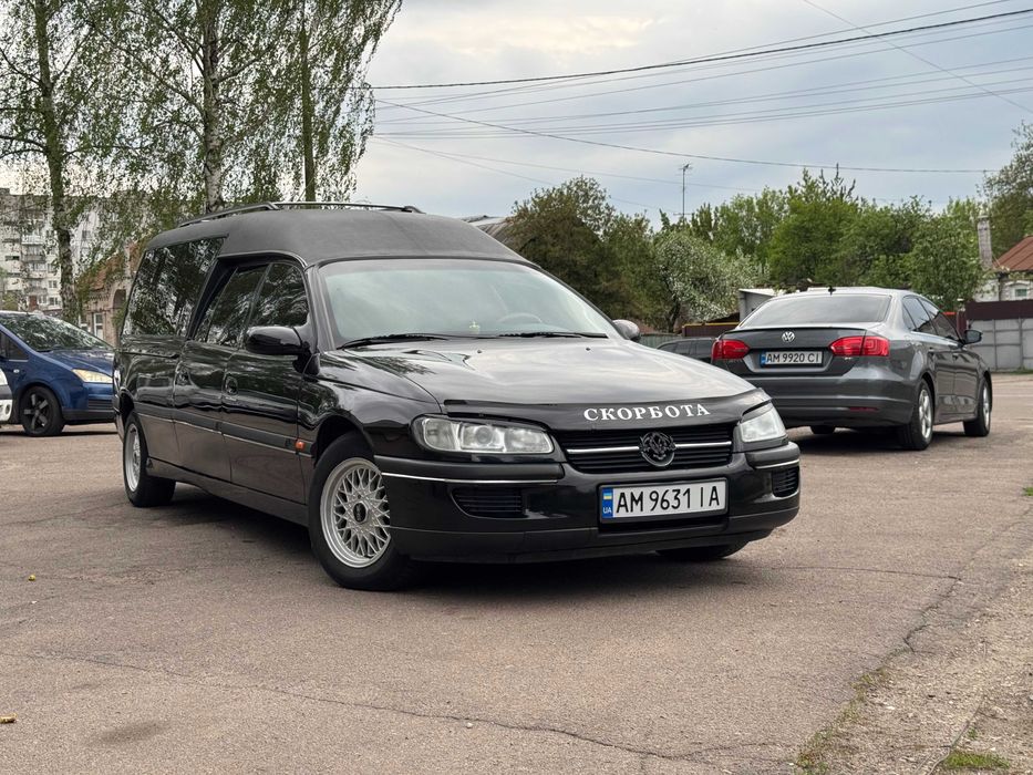 Opel Omega Caravan (Спеціальний катафалк) — 2000 рік