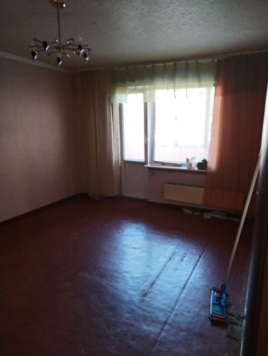 Продам 2 кімнати в трикімнатній. Терміново!