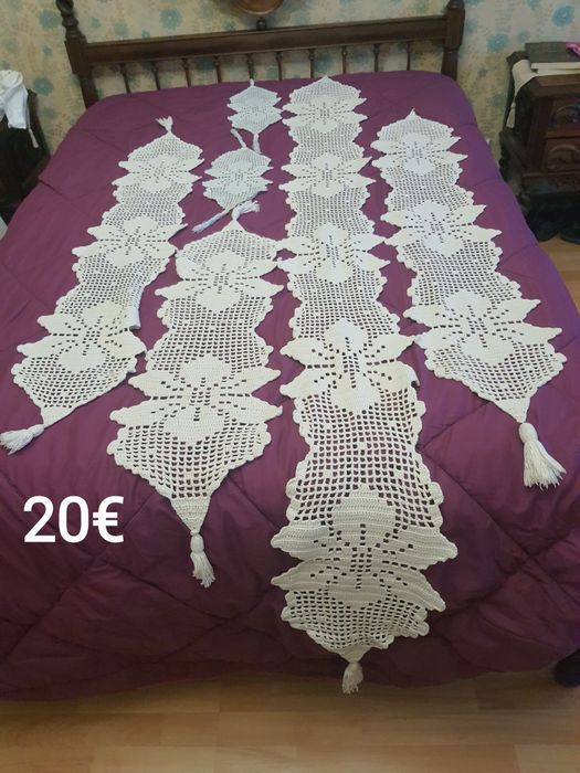 Conjuntos de naperons em croché